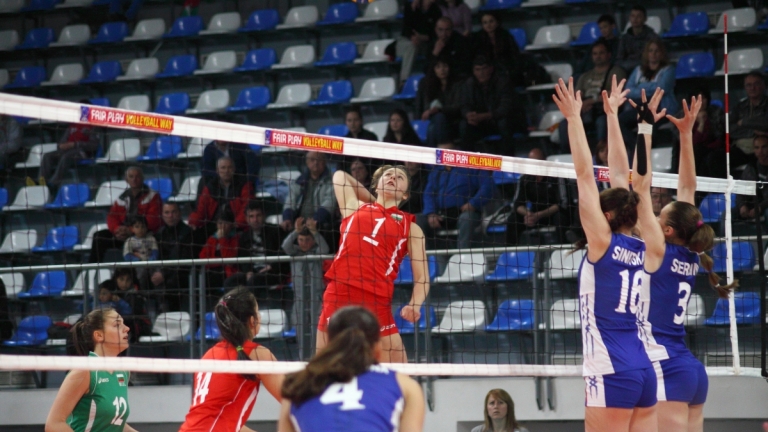 Девойките на България загубиха с 0:3 от Русия
