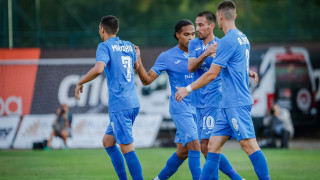 Левски напомни на феновете си че днес любимците им играят