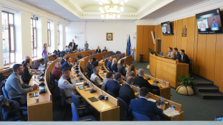 С над час закъснение започна днешното заседание на Столичния общински