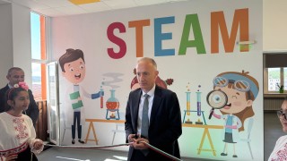 С първа копка официално започна строежът на Националния STEM център