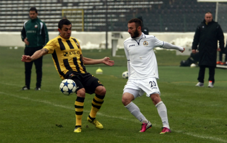 Славия изгони българския Меси по телефона