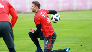 Капитанът на Байерн Мюнхен Мануел Нойер попадна в групата на