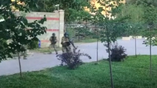 Киргизките сили за сигурност атакуваха повторно дома на експрезидента