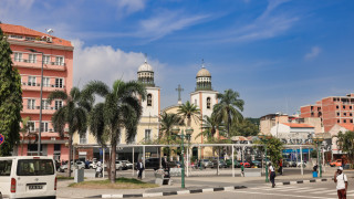 Луанда е столицата на африканската държава Ангола Градът е преминал