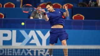 Латвиецът Ернестс Гулбис разгроми водача в квалификациите Флориан Майер Германия