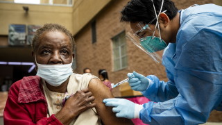 Белият дом обяви в понеделник че задължителното изискване за ваксинация