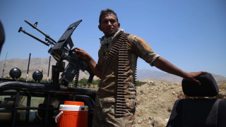 Талибани са нахлули във втория по големина афганистански град Кандахар