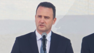 Вариантът рафинерията на Лукойл в Бургас да бъде изкупена от