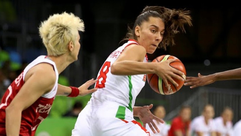 Турция с втора победа в женския баскетбол 