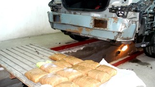 Митничари задържаха 13 665 кг метаамфетамин в района на Дунав мост