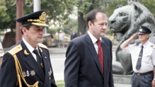 Част от излишъка да бъде заделен за противопожарна техника