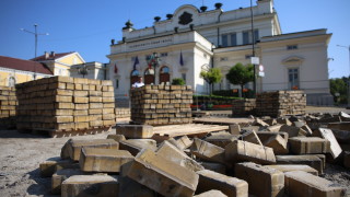 На първо място е да се положат качествено жълтите павета