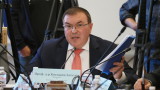 Костадин Ангелов отрече да е "консултирал" отстраняването на шефа на "Пирогов"