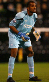 Байерн иска вратар на Болтън