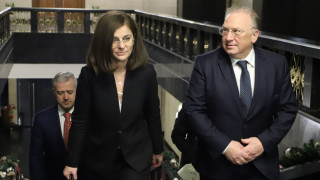 Министърът на външните работи Теодора Генчовска е дала положителен резултат