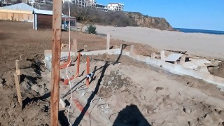 Премахват на плаж Бутамята в село Синеморец съобщава БНТ Първо се