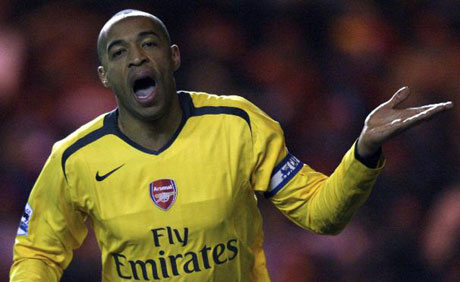 Грешна стъпка на Арсенал