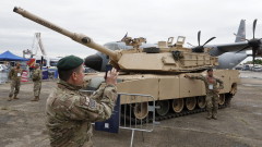 Пентагонът: САЩ скоро започват обучението на украинци на танкове "Ейбрамс"