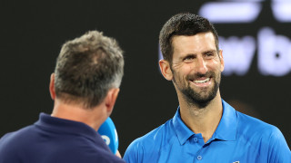 Към момента Новак Джокович продължава победния си ход на Australian Open