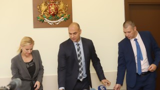 Петте лица задържани за купуване на гласове в Несебър обещавали