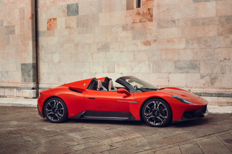 Maserati MCPura в цвят Devil Orange