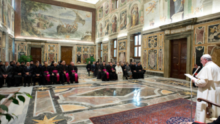 Ватикана с първи процес срещу високопоставен духовник за педофилия