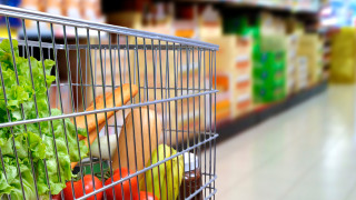 Държавата води кампания срещу търговските вериги Тази позиция изрази пред