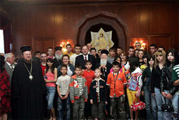 Патриарх Вартоломей благослови български деца-сираци