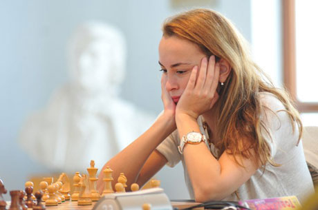 Ети Стефанова лидер в Европейското по ускорен шах 