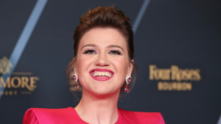 Преди почти 10 години Кели Кларксън реши да излезе от зоната си