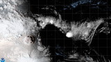  Заплахата от цунами в Тихия океан понижава, огромен облак вулканичната пепел пречи на оценката на вредите 