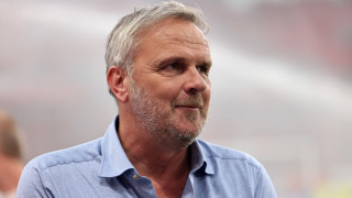 Водещият германски футболен експерт Дитмар Хаман смята че Борусия Дортмунд трябва