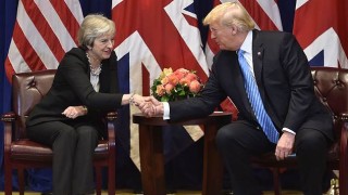 Британският премиер Тереза Мей приветства перспективата за важна търговска сделка
