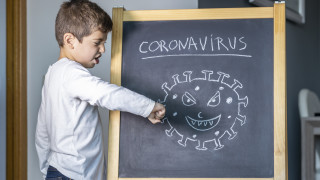 Короновирус: Учени за пръв път описаха случай на заразяване с варианта "Ламбда"