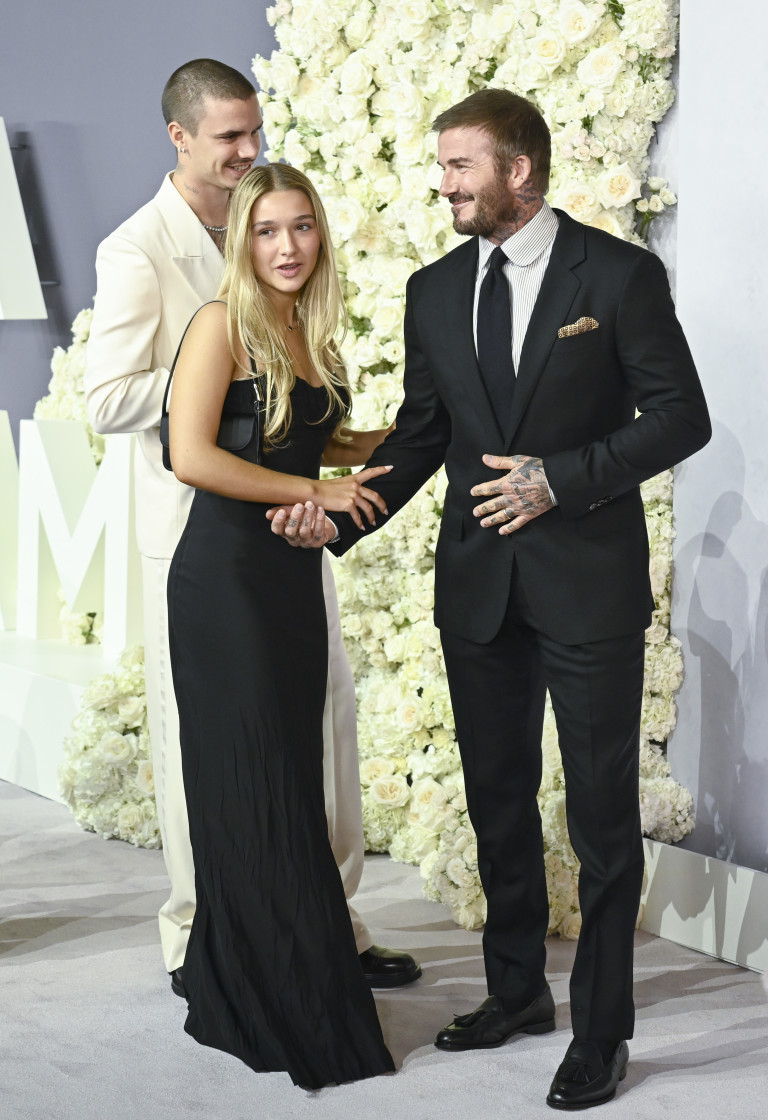 Едва на 14, но облечена в световни марки