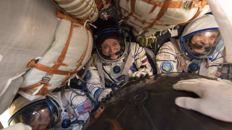 Експедиция 52 се завърна на Земята от Международната космическа станция