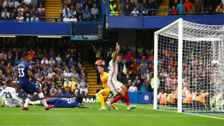 Челси отново не успя да постигне първи домакински успех за