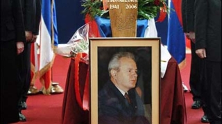 Оскверниха гроба на Милошевич