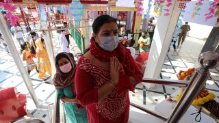 Индийската икономика се свива през периода юли септември за второ поредно