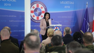 Опозицията в Грузия заплашва президента Саломе Зурабишвили с импийчмънт след