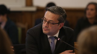 Трети мандат на Демократична България е реалистичният вариант чрез който