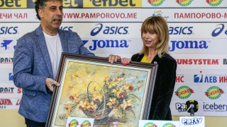 Весела Димитрова получи традиционната награда на в Труд за треньор