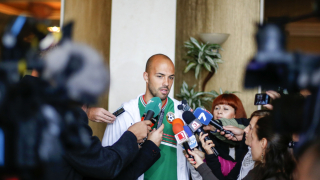 Ники Михайлов се жени?