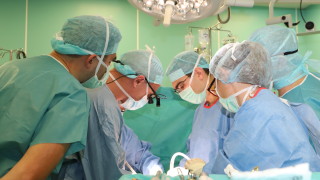 Специалисти от Военномедицинската академия извършиха пета подред чернодробна трансплантация за