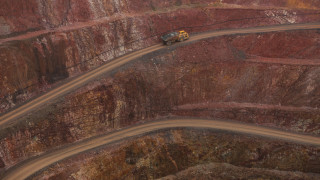 Британската миннодобивна компания Anglo American постигна споразумение за сливане с