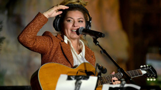 Невероятната Шаная Туейн отново напомни за себе си като зарадва феновете