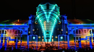 След успеха на първите две издания които привлякоха вниманието на