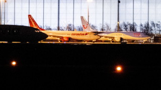 Канада също преустанови използването на моделите 8 и 9 на