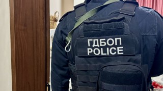 При претърсване в двуетажна къща в София са иззети множество