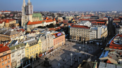 Осветиха фонтаните на Загреб с цветовете на българския флаг 